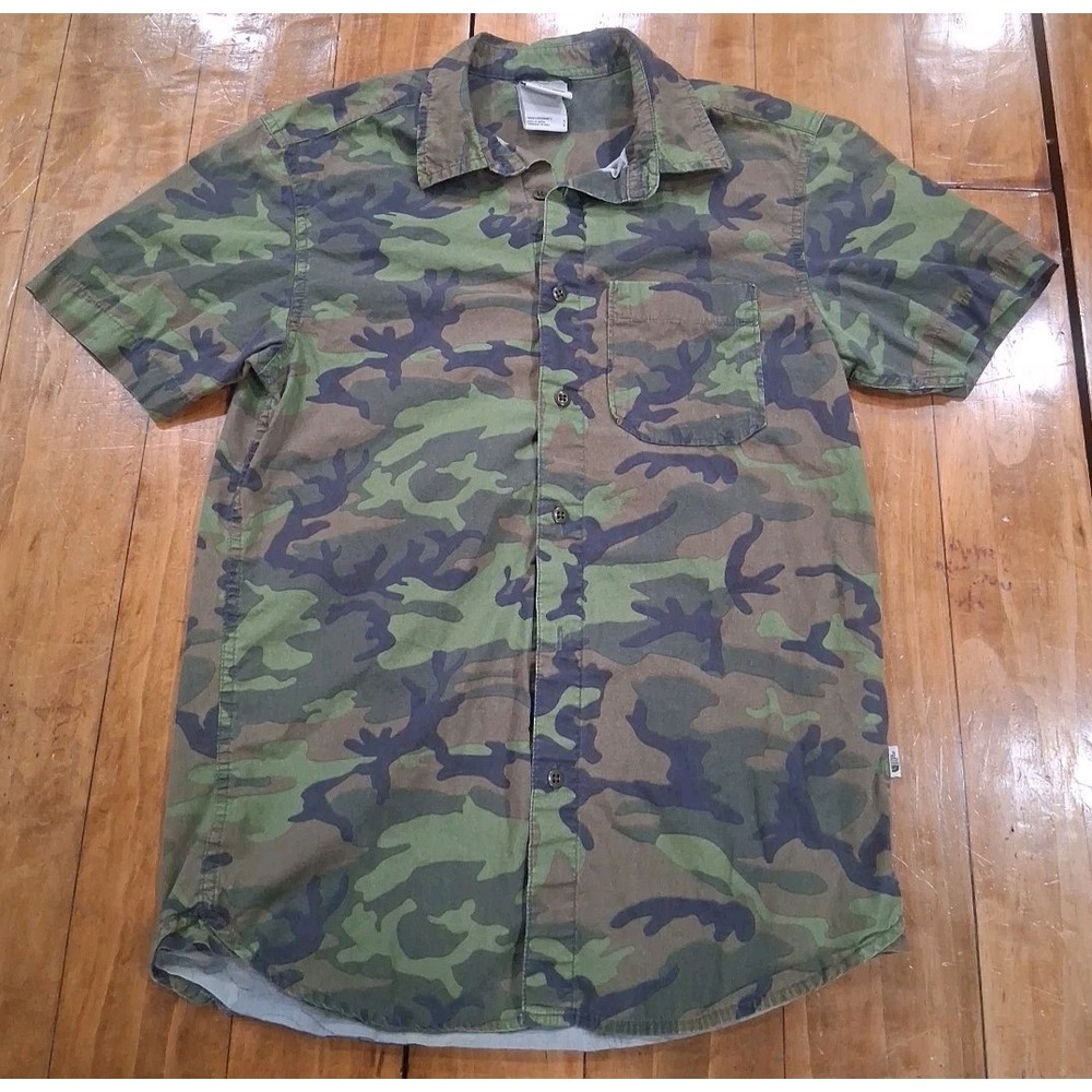 The North Face Mens Camo Button Down Shirt TNF Small